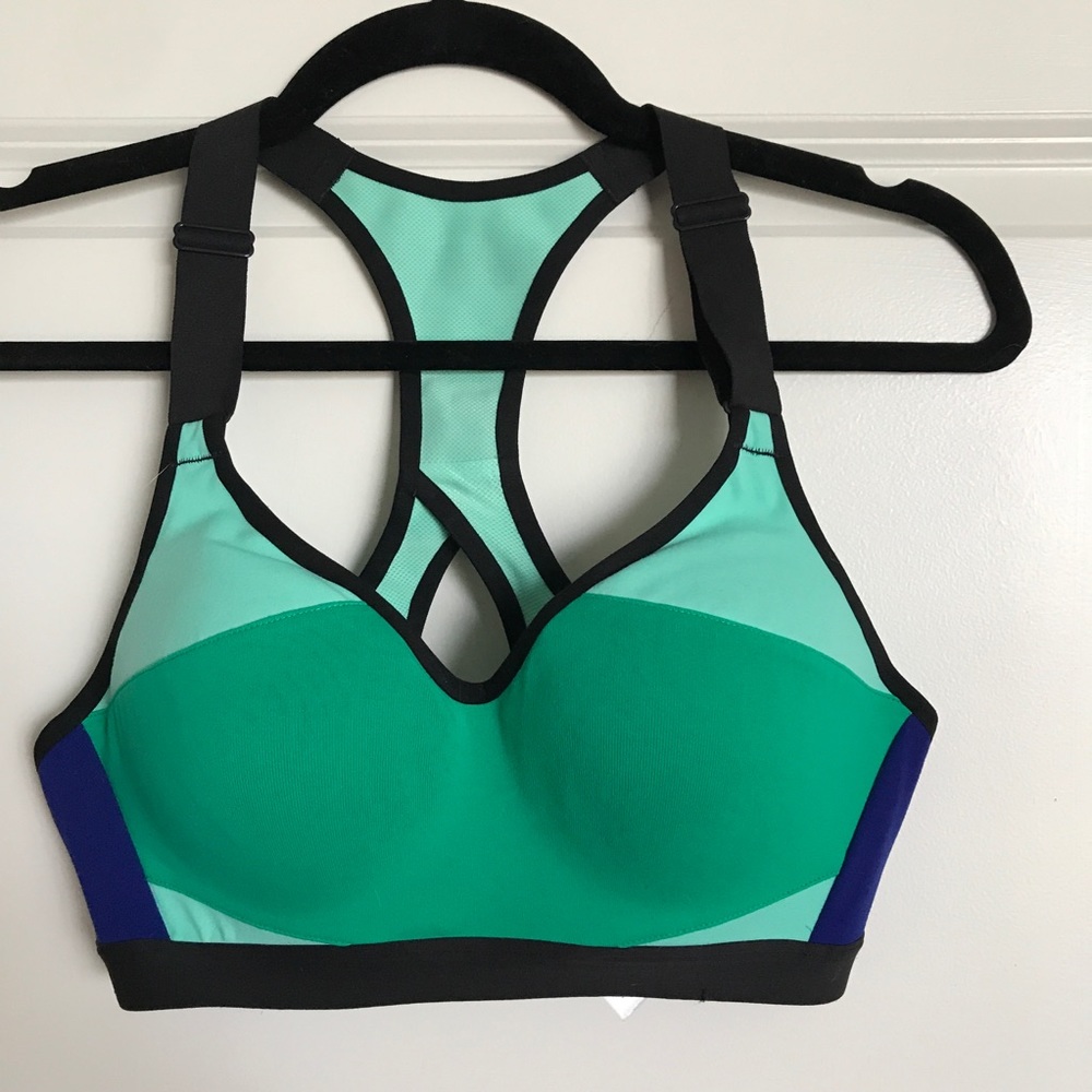 NWOT Victoria’s Secret Sport Bra